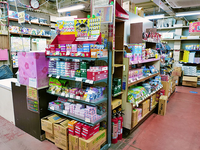 駄菓子売り場4